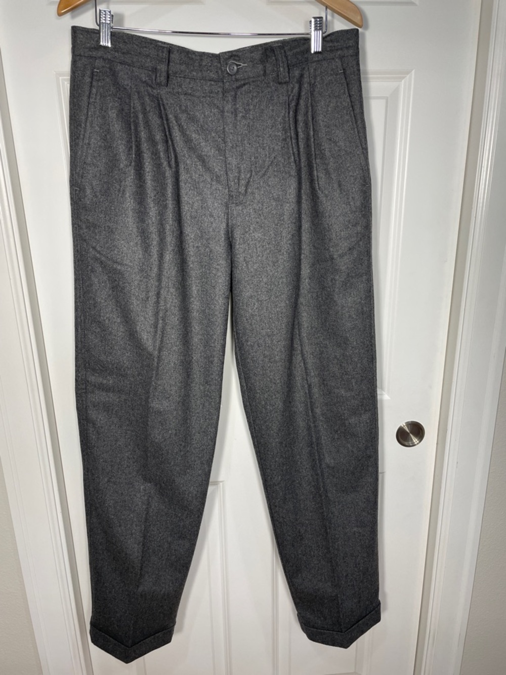 Gap Men’s Wool Blend Trouser Pants Size 34 x 32 Pleated Front Gray